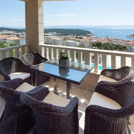 Semesterbostad Cozy In With Sauna Makarska