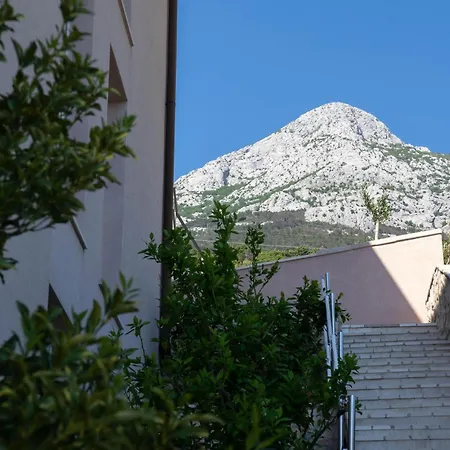 Awesome Home In Makarska With Sauna Holiday home *