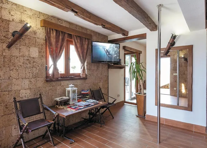 Cozy In With Sauna 度假居