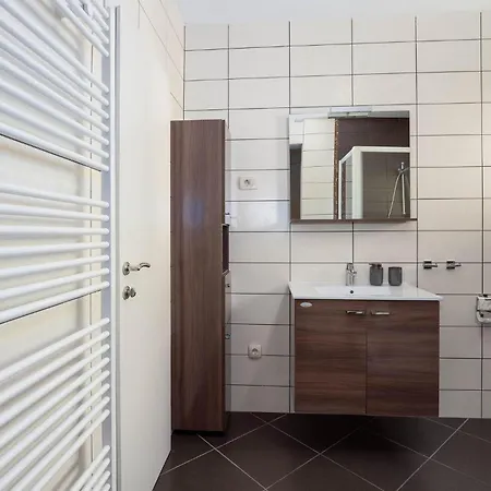 Awesome In With Sauna * Μακάρσκα